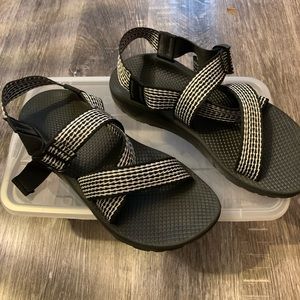 Chaco Cloud sandal.  Size 10 Black and white color